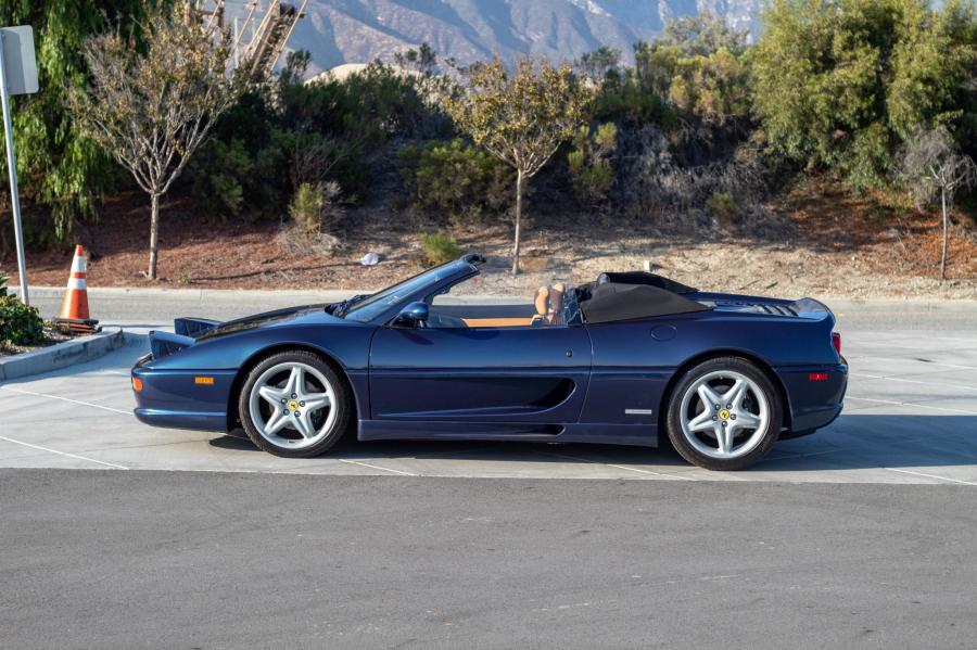  Ferrari F355 Spider 1995 года  (фото 7 из 149)